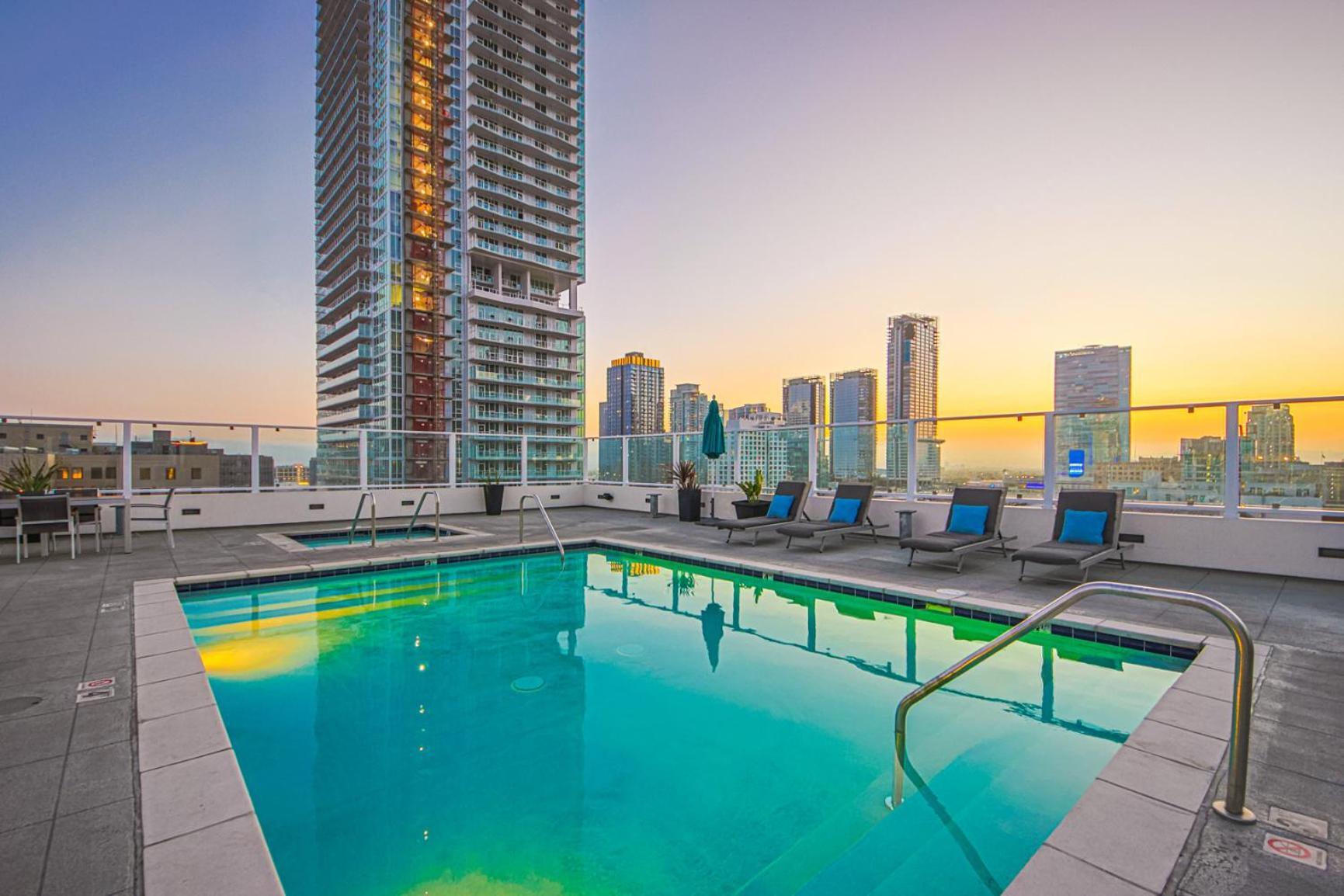 Stunning 1 Bdr 1 Bth, Pool, Jacuzzi Apartment Лос Анджелис Екстериор снимка